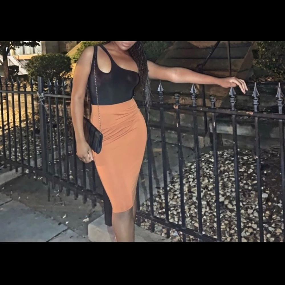 Black One-Shoulder Bodysuit